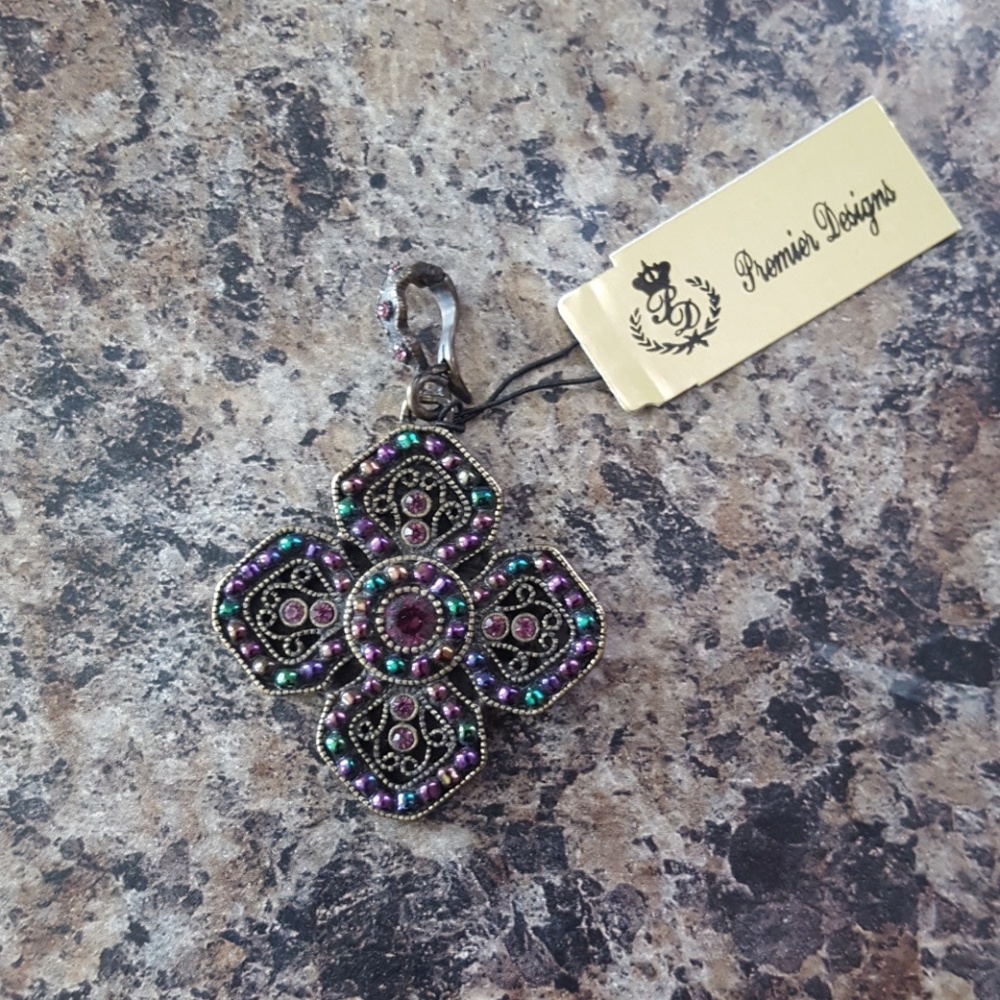 Classical clasp by Premier Designs